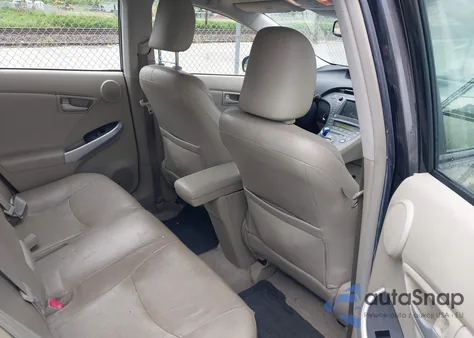 2011 Toyota Prius Five z USA, uszkodzony, nr VIN JTDKN3DU4B0268240